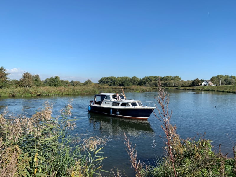 Australis - Motor Yacht in Heukelum