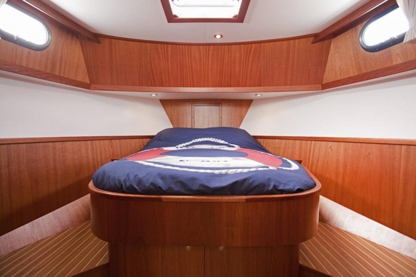 Neptunus - Motor Yacht in Heukelum