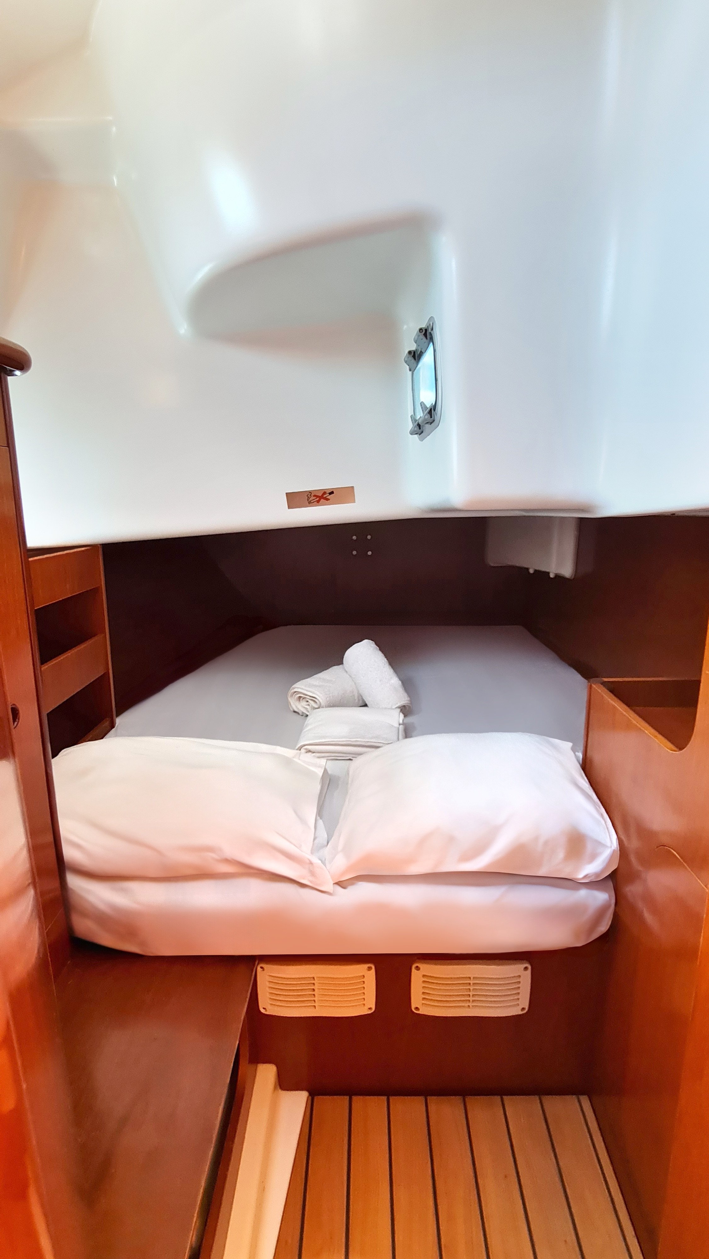 Erika - Sailboat in Volos