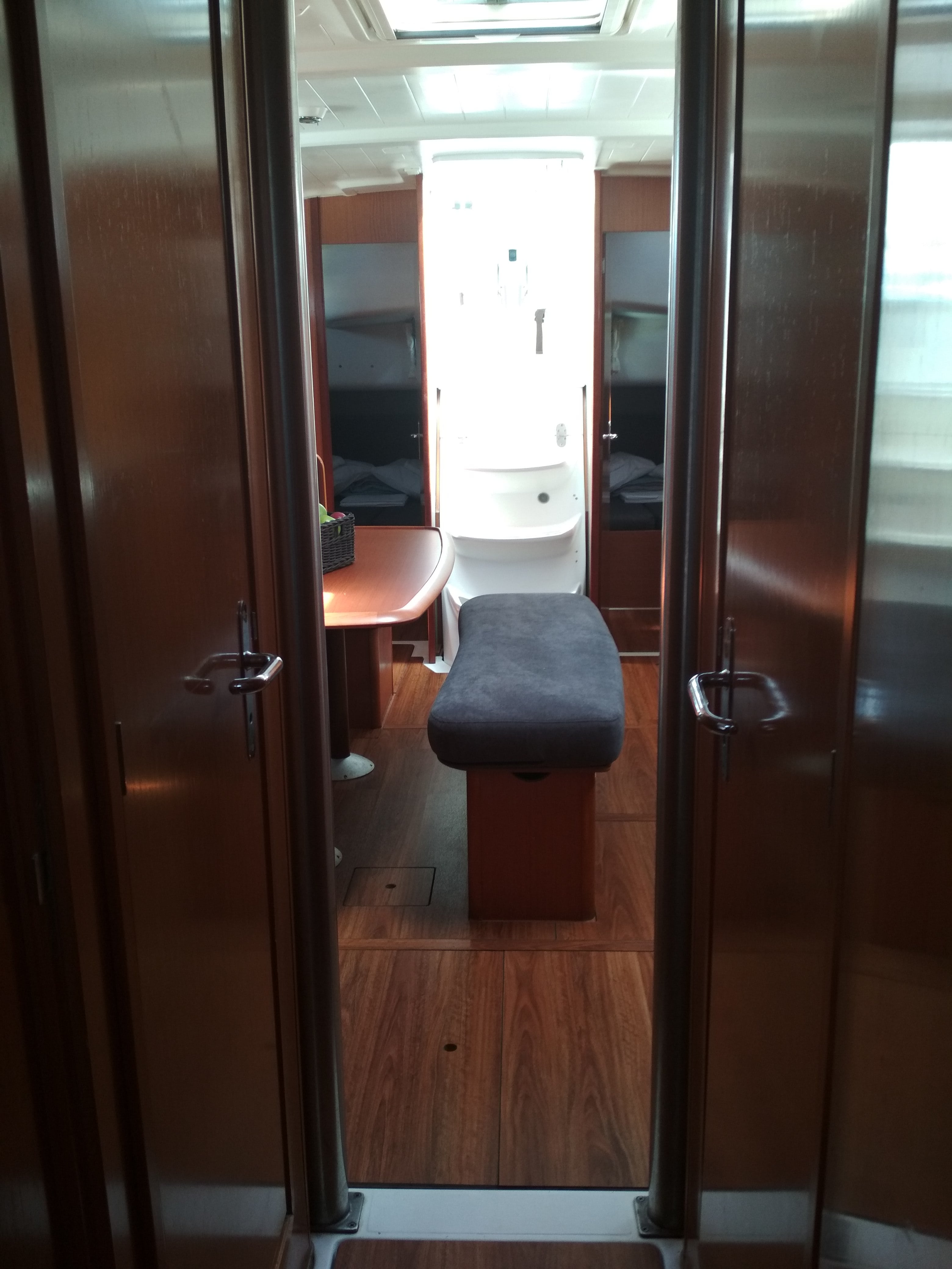 Barbera - Yelkenli içinde Volos