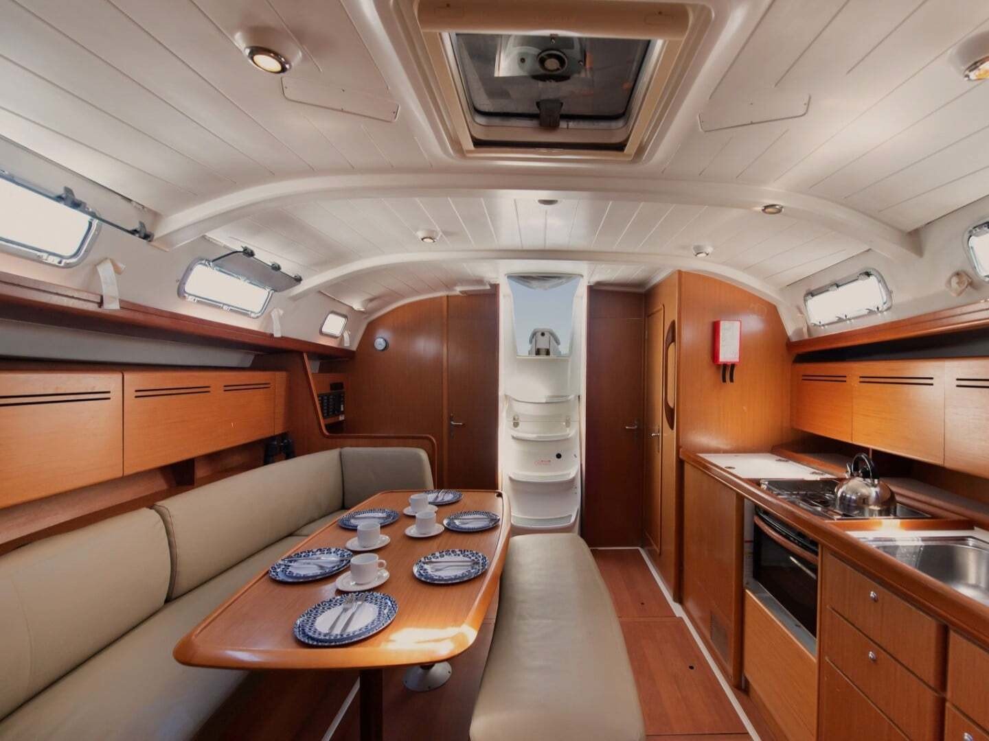 Ksenya - Sailboat in Nisi