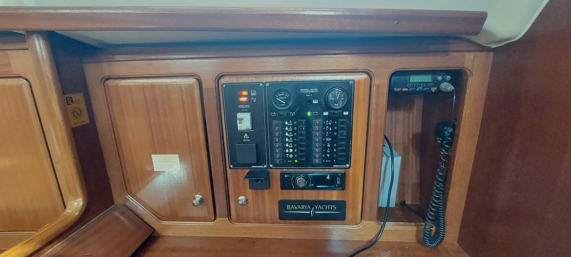 Salty Baby - Sailboat in Nisi