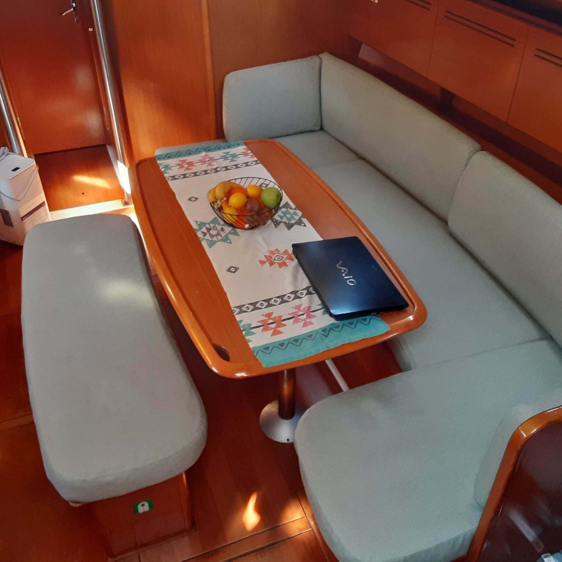 La Luna - Sailboat in Nisi