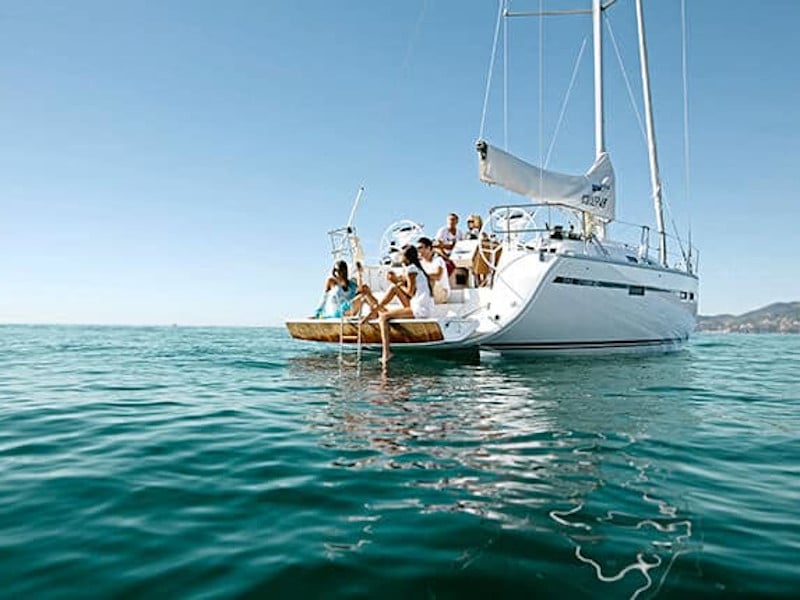 Captain John - Sailboat in Nikiana