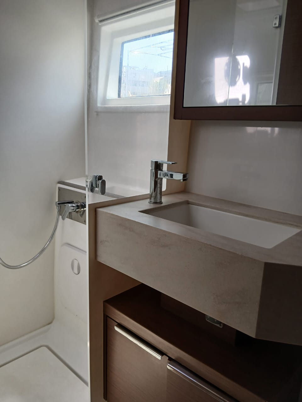 Ostraco - Catamaran in Anatoliki Attiki