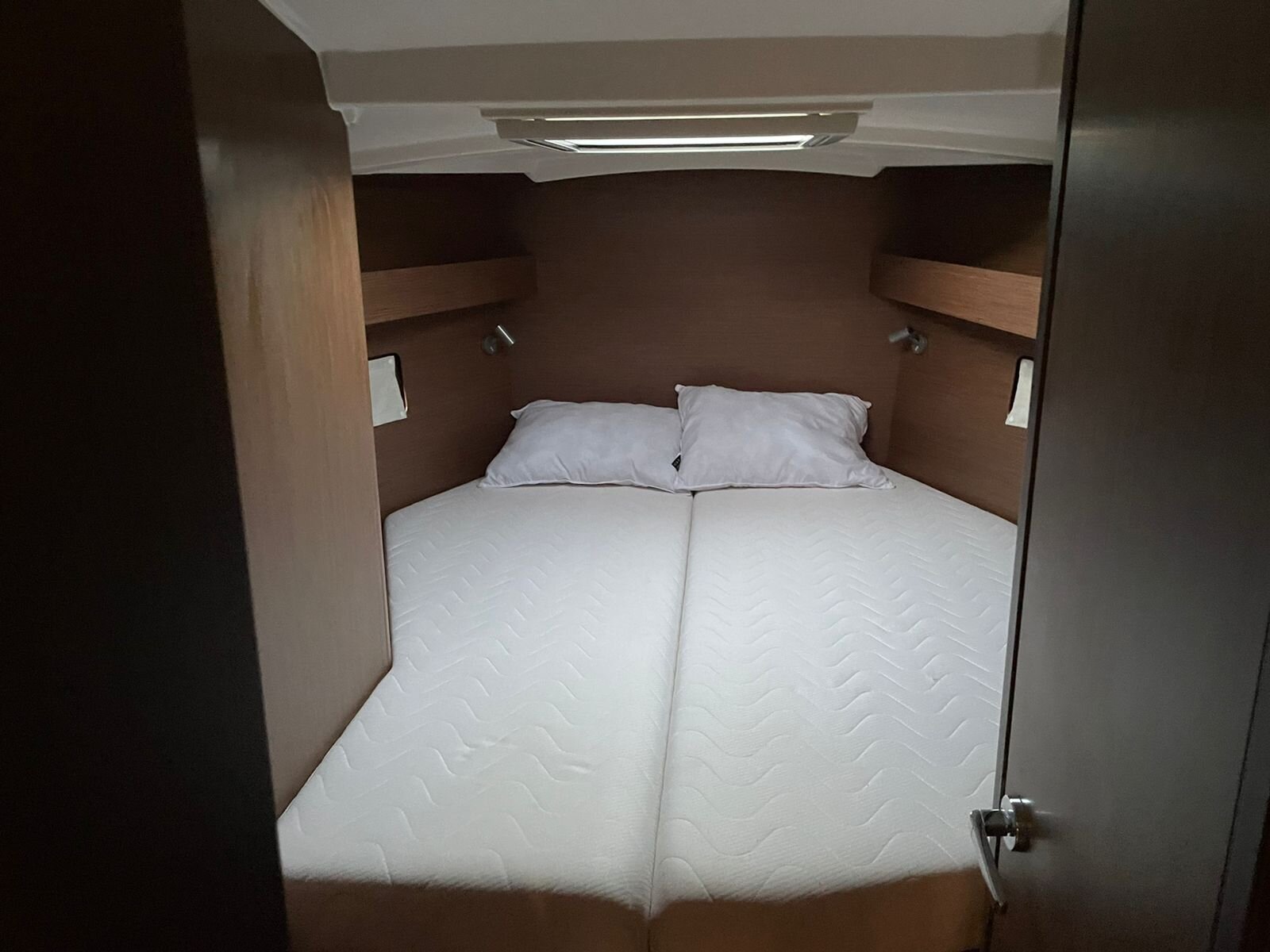 Aurora - Yelkenli içinde Rodos