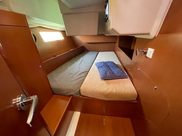 Black Lion - Sailboat in Perigiali