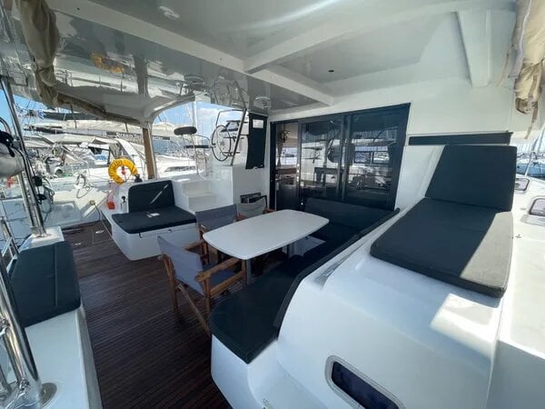 Art of Liberty - Katamaran içinde Rodos