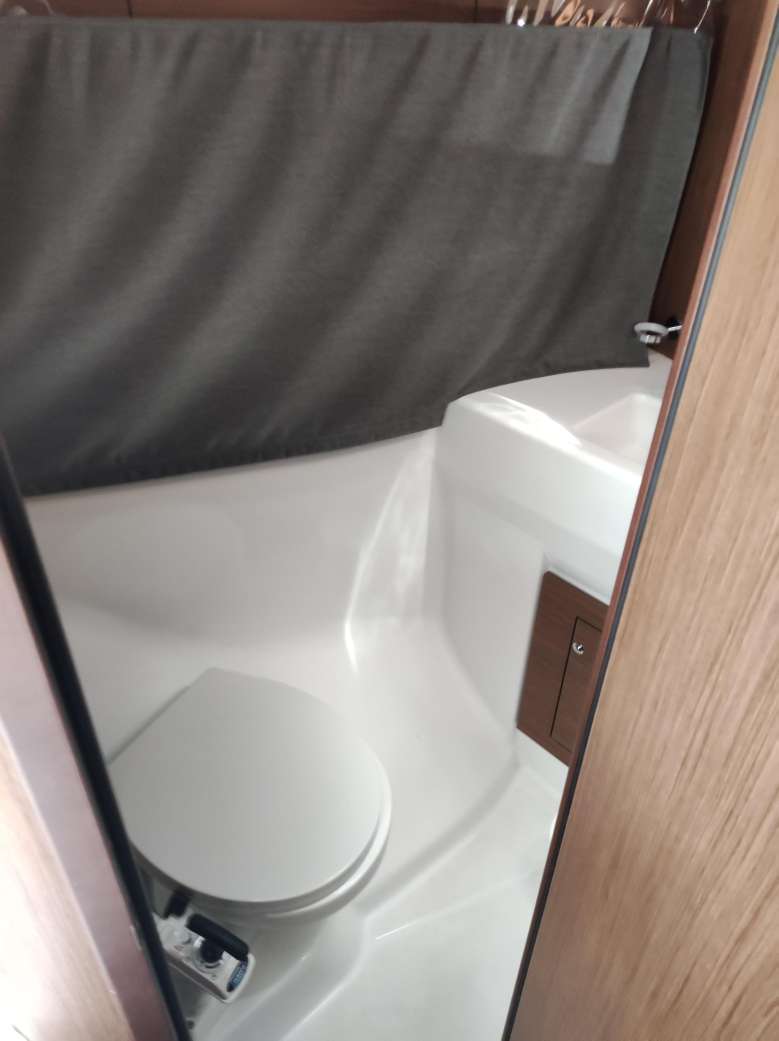 Surya - Yelkenli içinde Kontokali