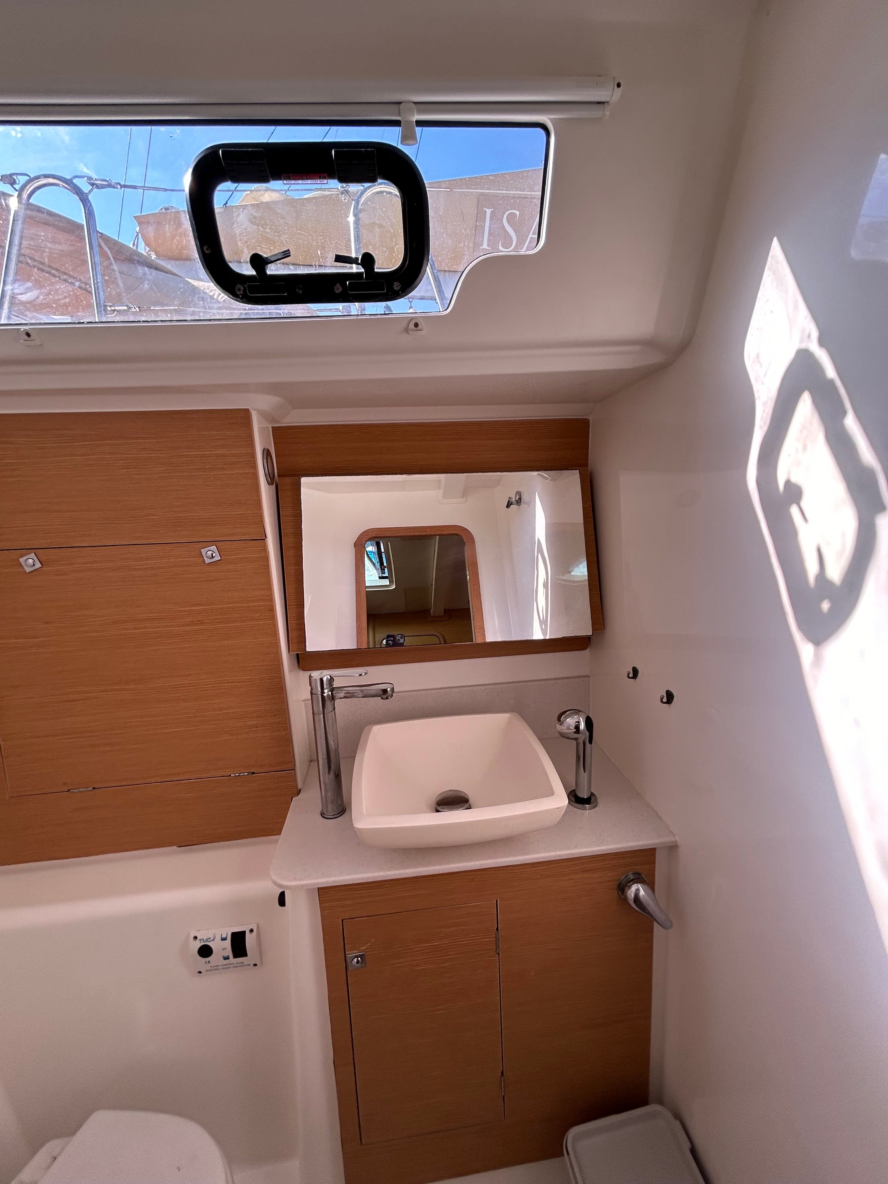 Tango I - Yelkenli içinde Kontokali