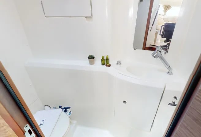 Why Knot - Catamaran in Perigiali