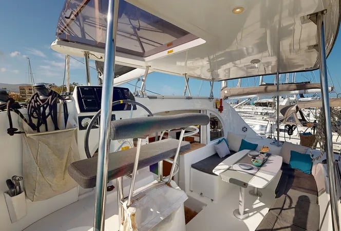 Why Knot - Catamaran in Perigiali