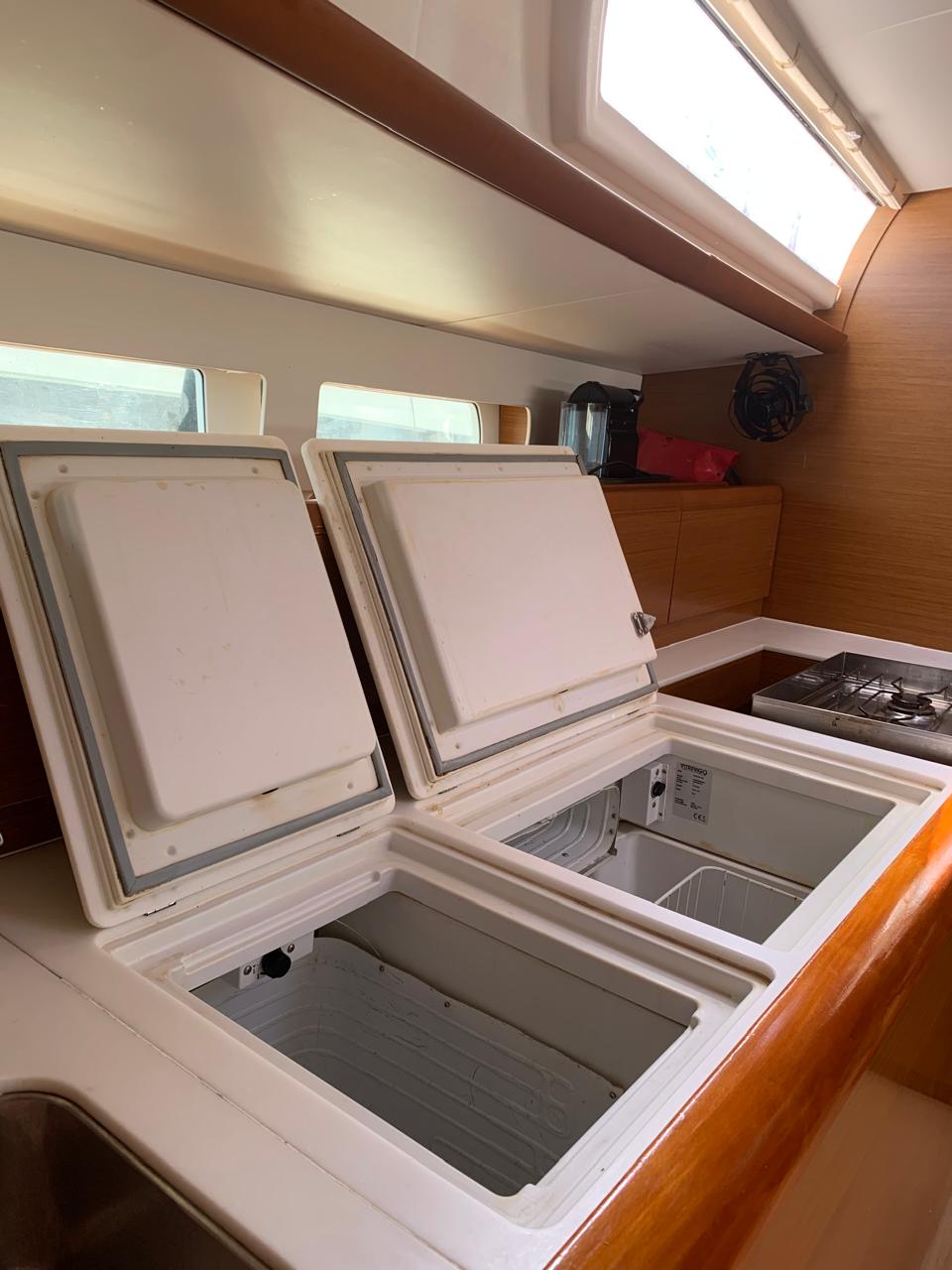 Aquaholic - Sailboat in Perigiali