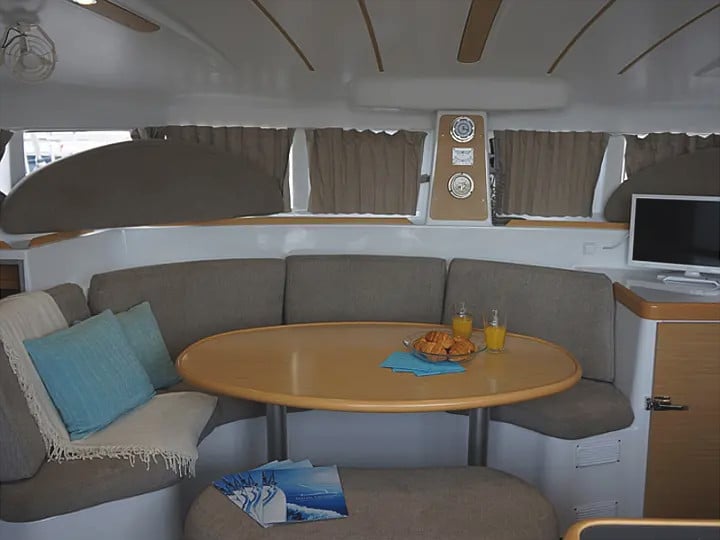 Dido - Katamaran içinde Kontokali