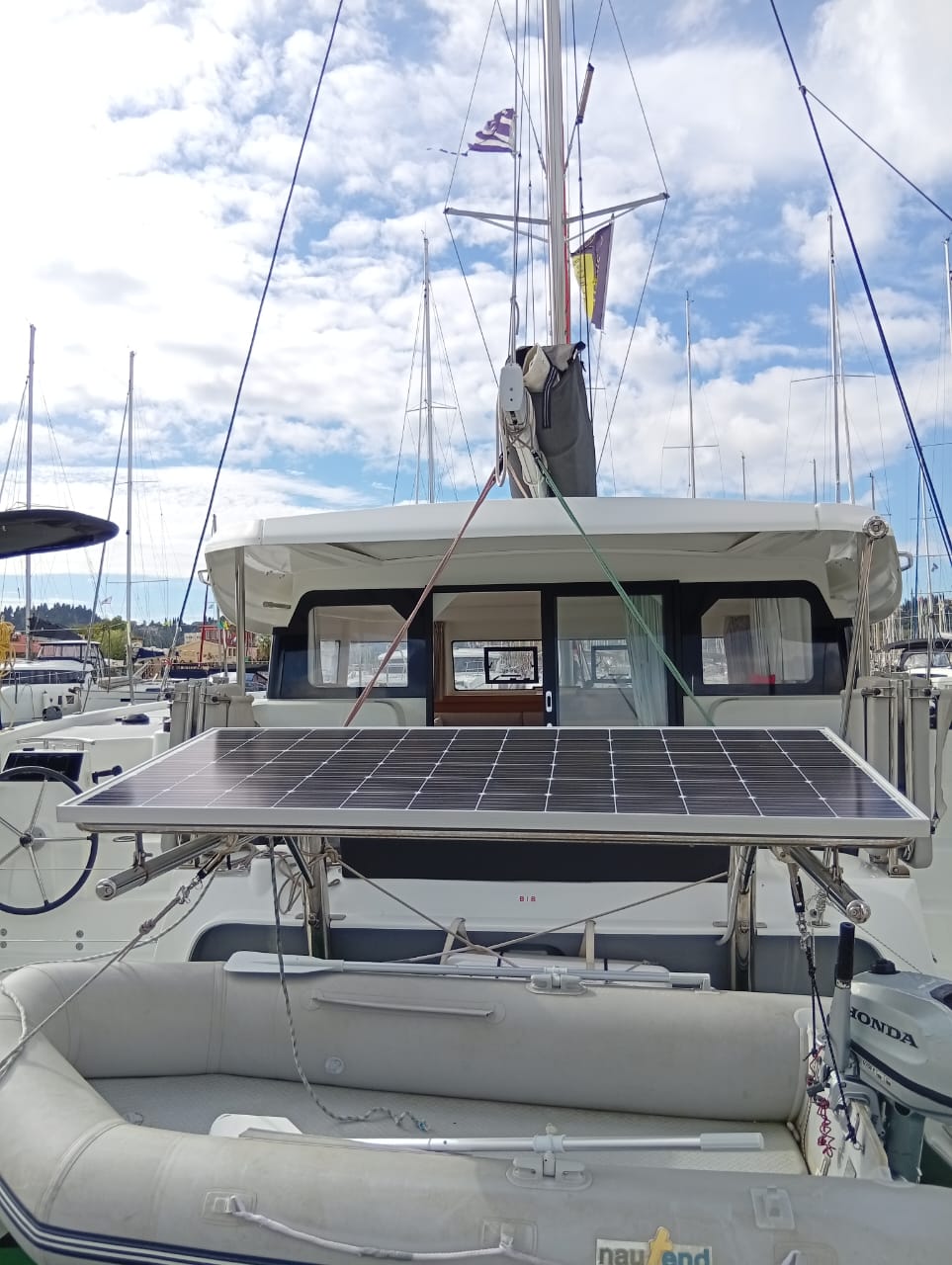 Amare II - Katamaran içinde Kontokali