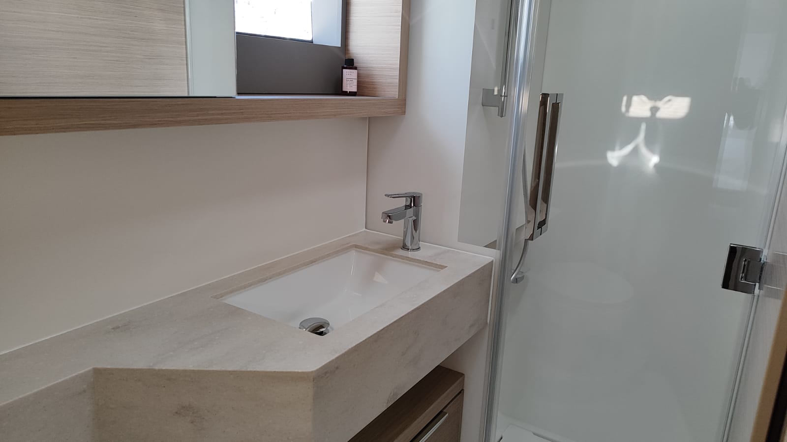 NAF - Katamaran içinde Anatoliki Attiki