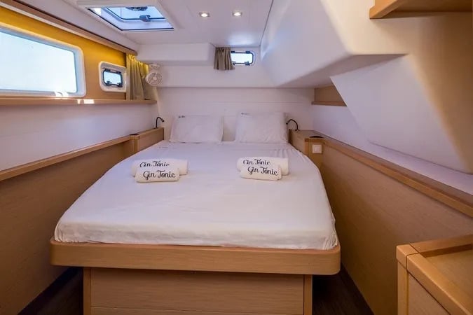 Gin Tonic - Catamaran in Perigiali