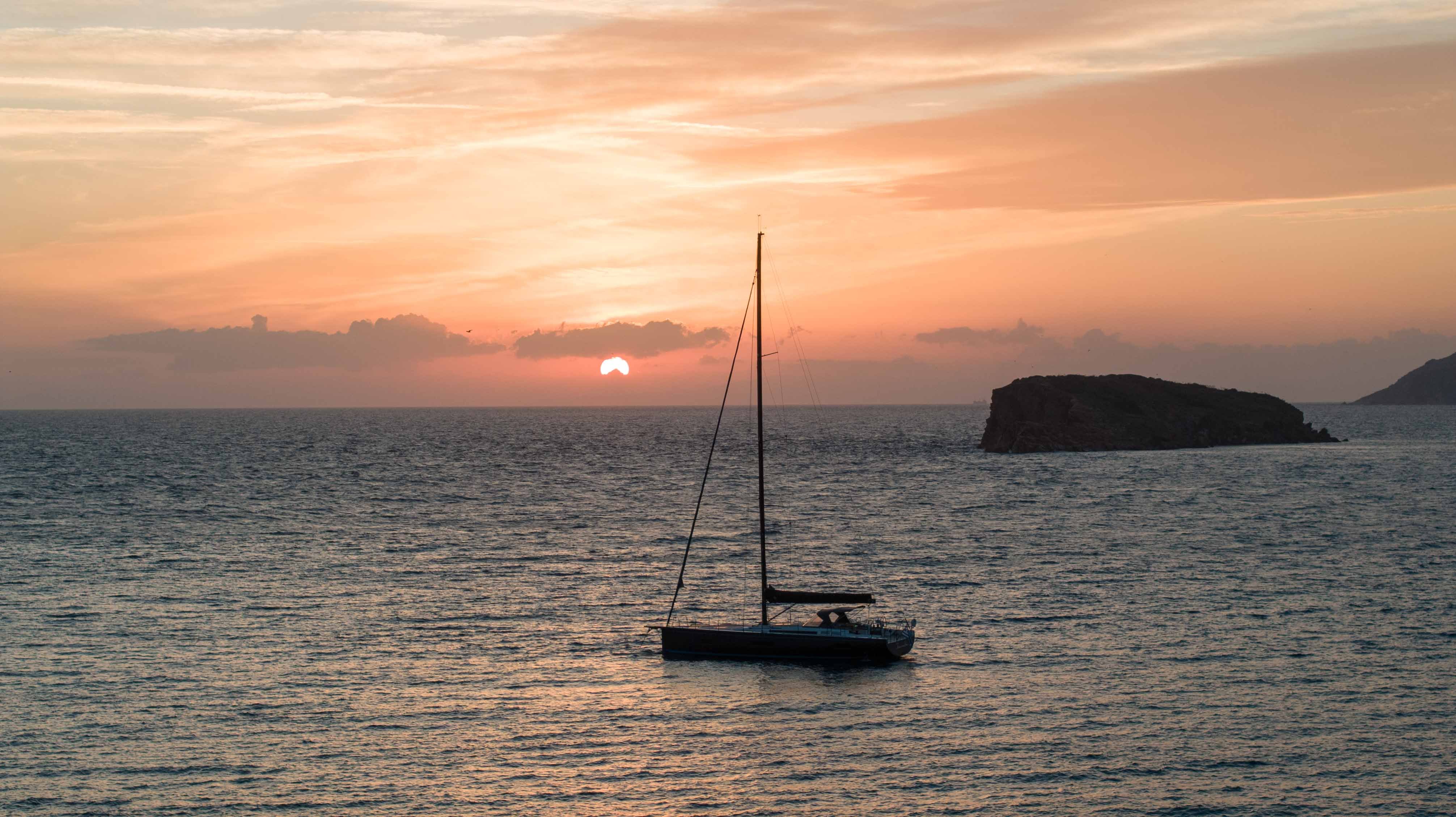 Titanium Star - Yelkenli içinde Anatoliki Attiki