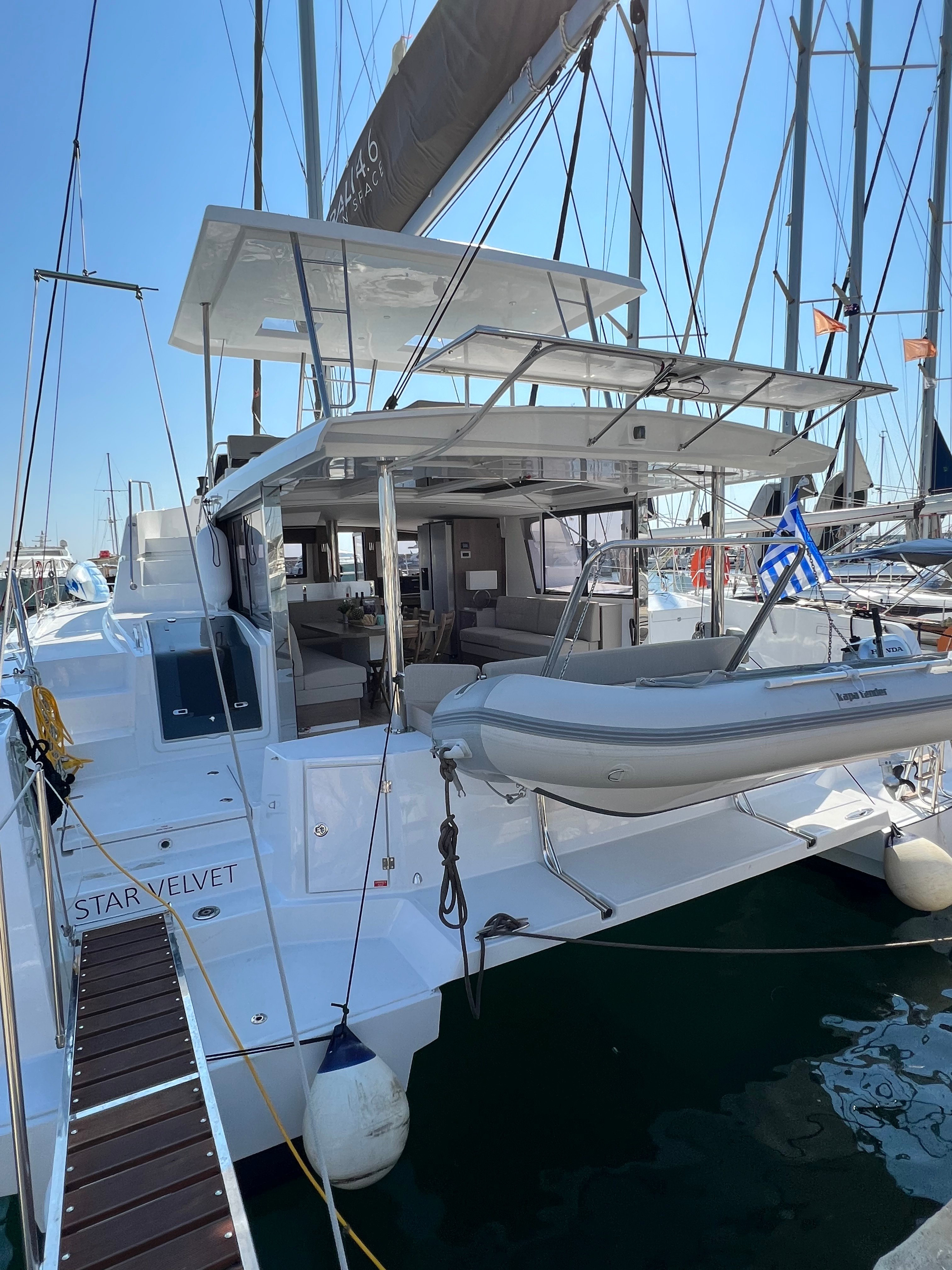 Star Velvet (A/C, Generator, Water Maker, dishwasher) - Catamaran in Alimos
