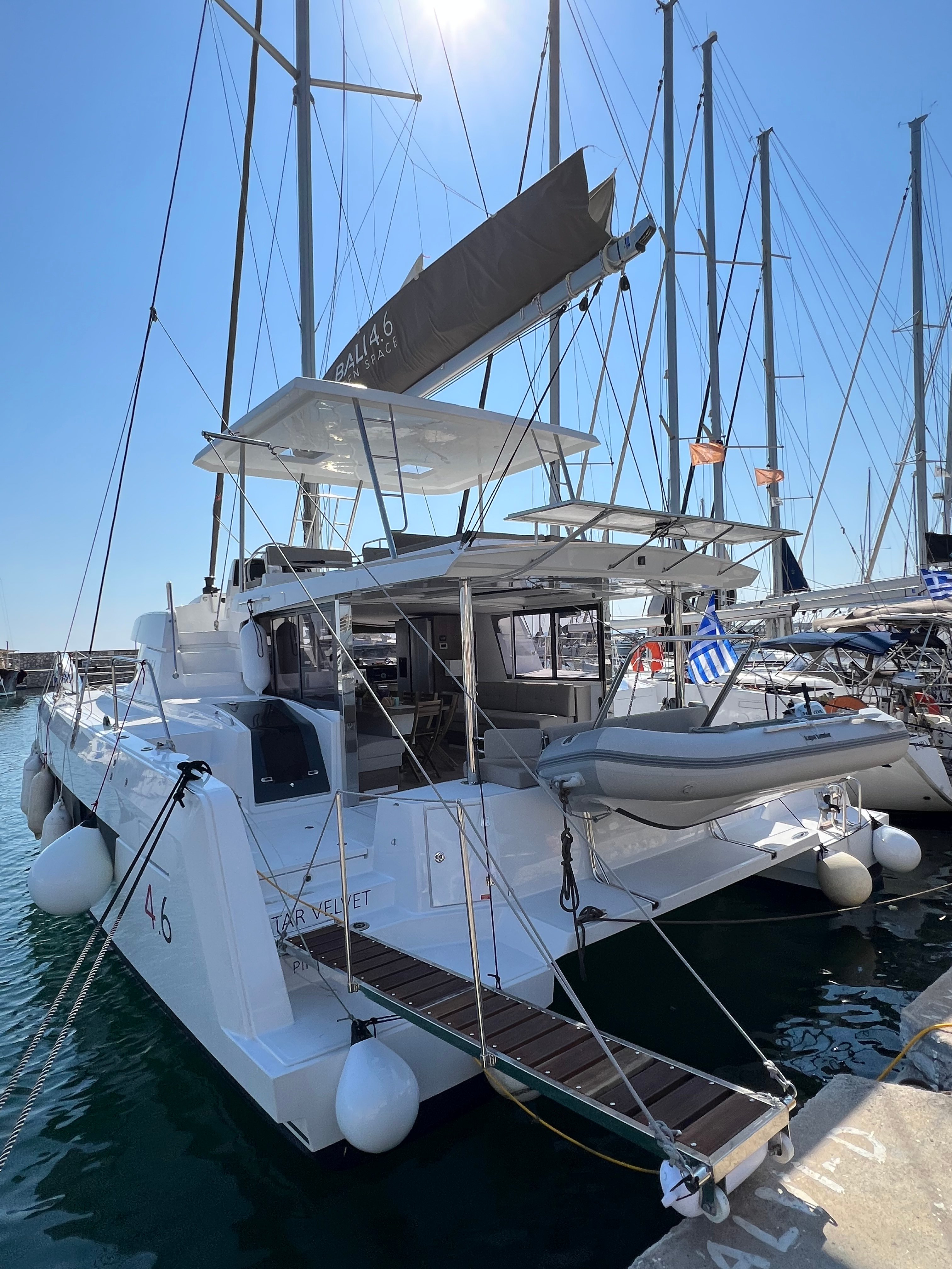 Star Velvet (A/C, Generator, Water Maker, dishwasher) - Catamaran in Alimos