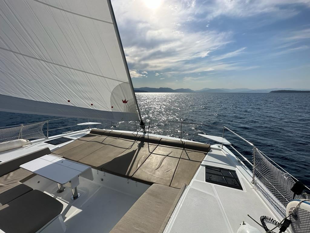 Star Velvet (A/C, Generator, Water Maker, dishwasher) - Catamaran in Alimos