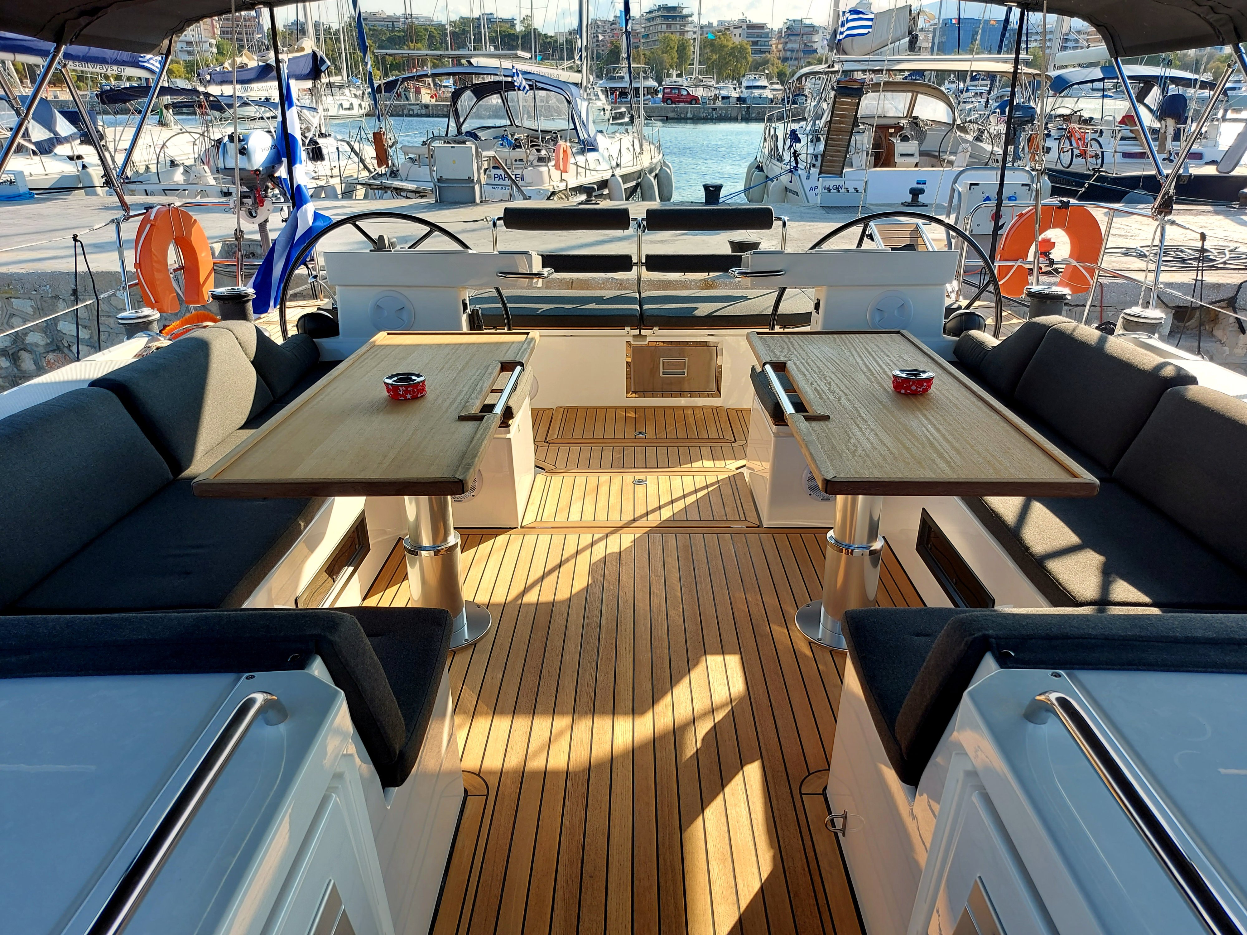 Promitheas - Yelkenli içinde Alimos