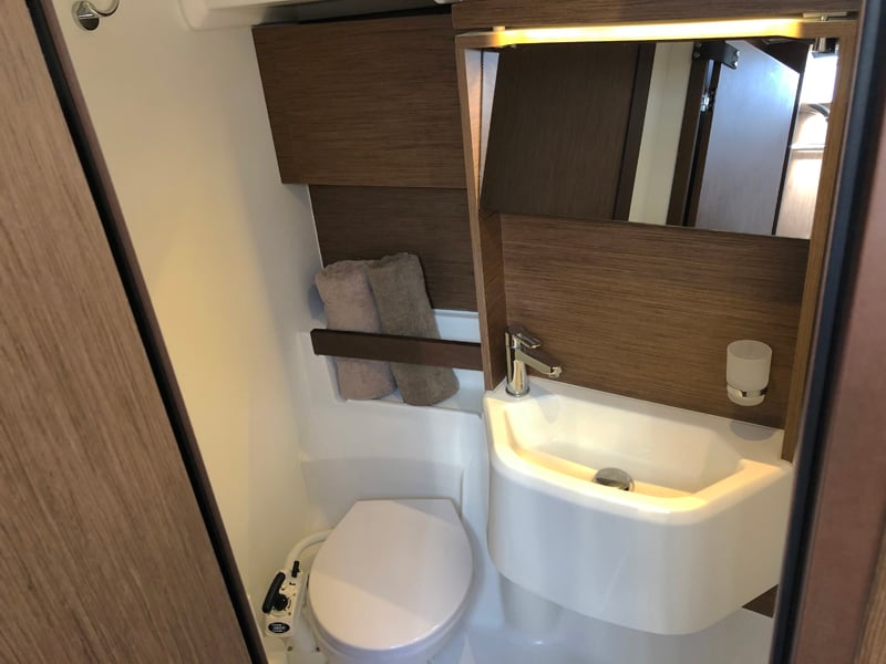 Salt Water (A/C - Generator - Inverter - 12 pax) - Yelkenli içinde Alimos