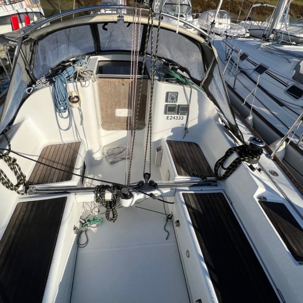 Ker Jonathan - Yelkenli içinde Arzon