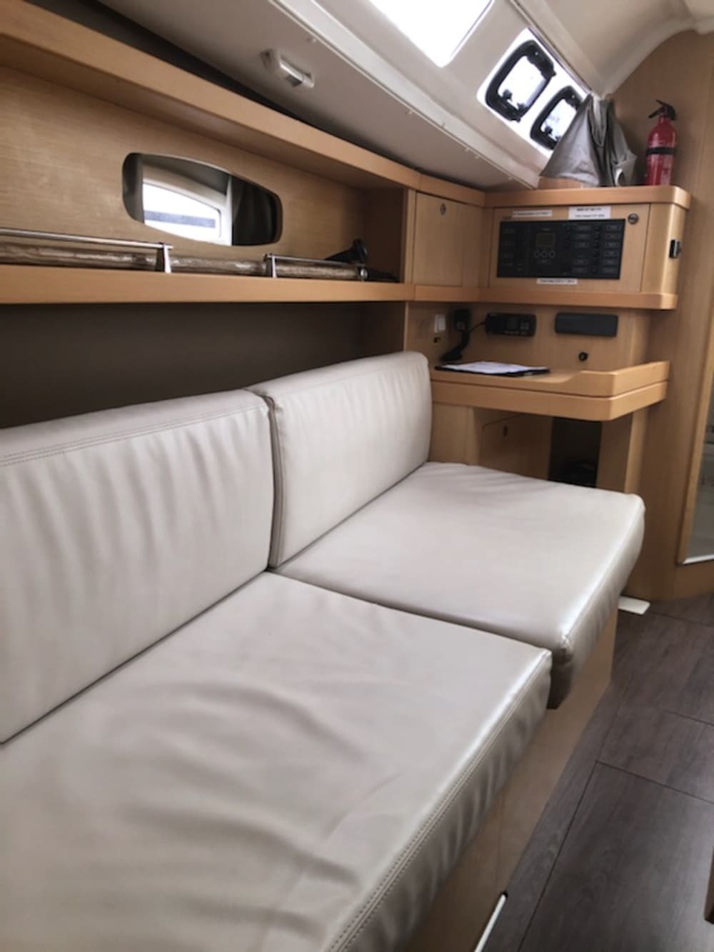 Jylair - Yelkenli içinde Arzon