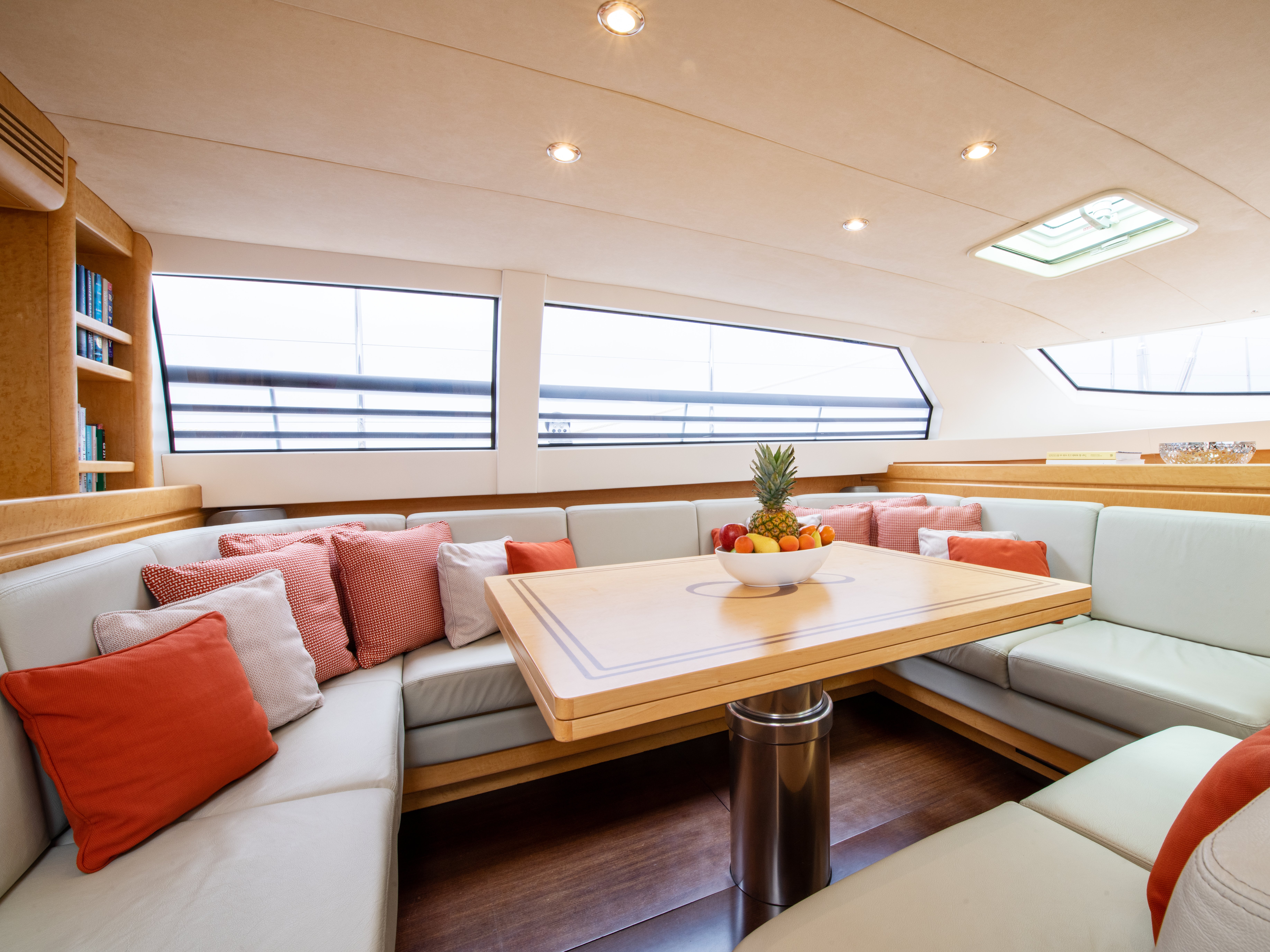 Lady 8 - Sailboat in Vågan