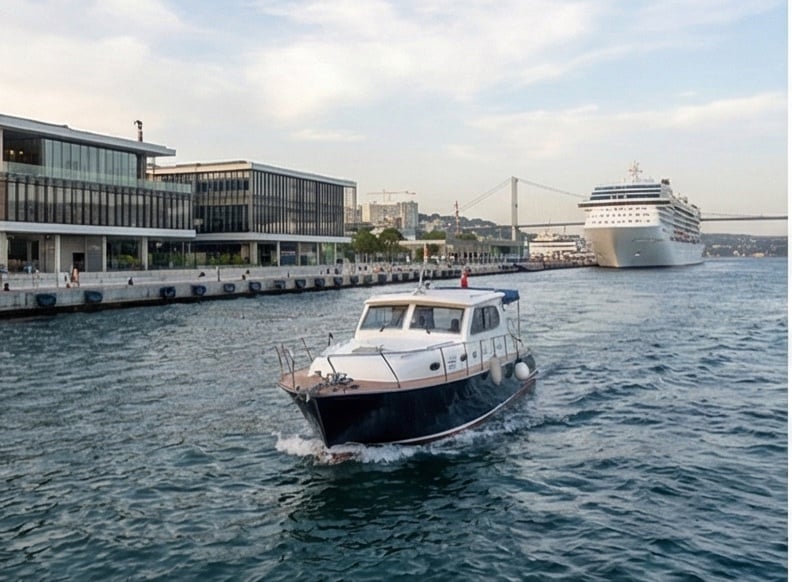 Classic - Motor Yacht in Fenerbahçe