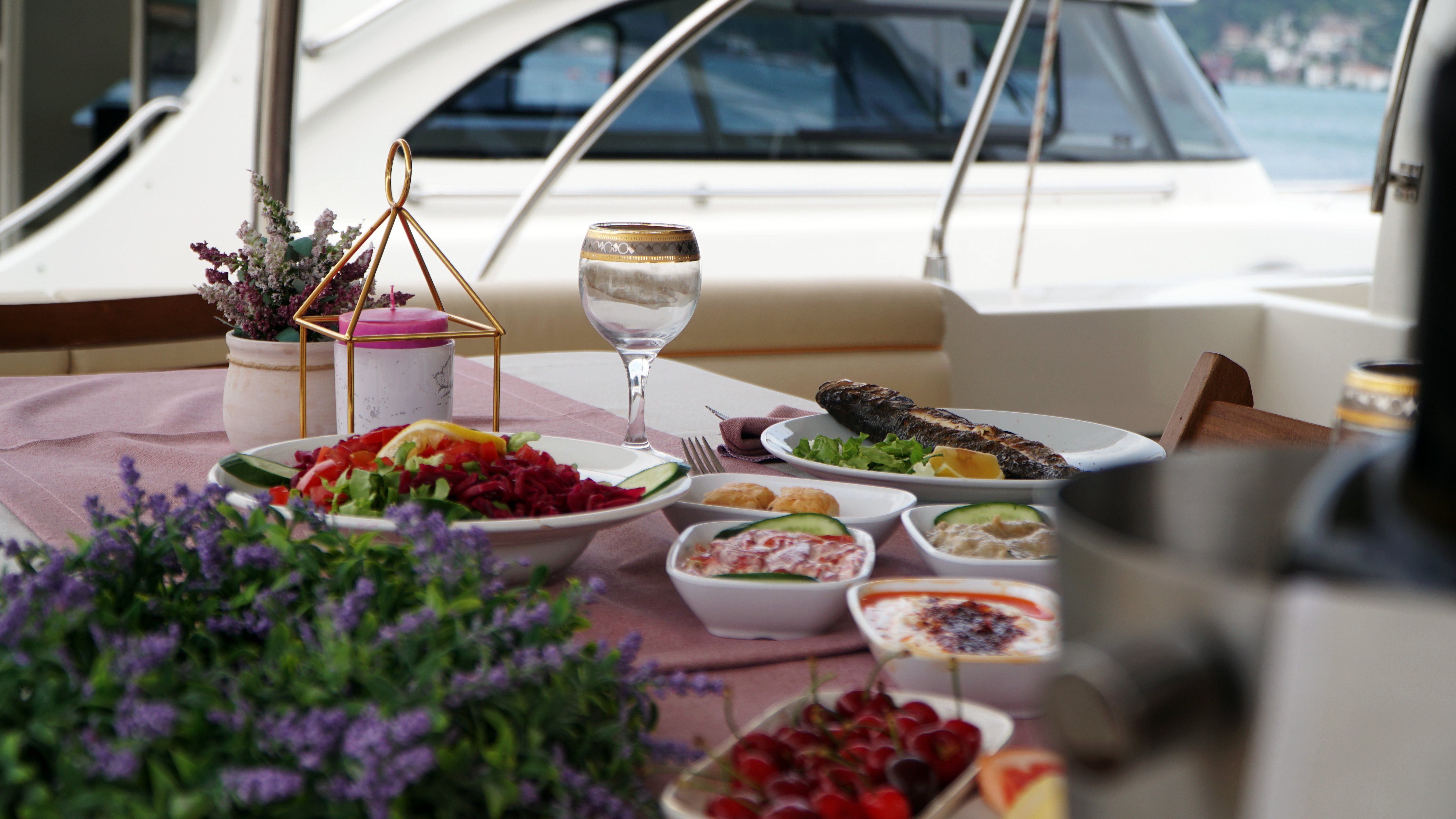 Defne Sultan - Motor Yacht in Fenerbahçe