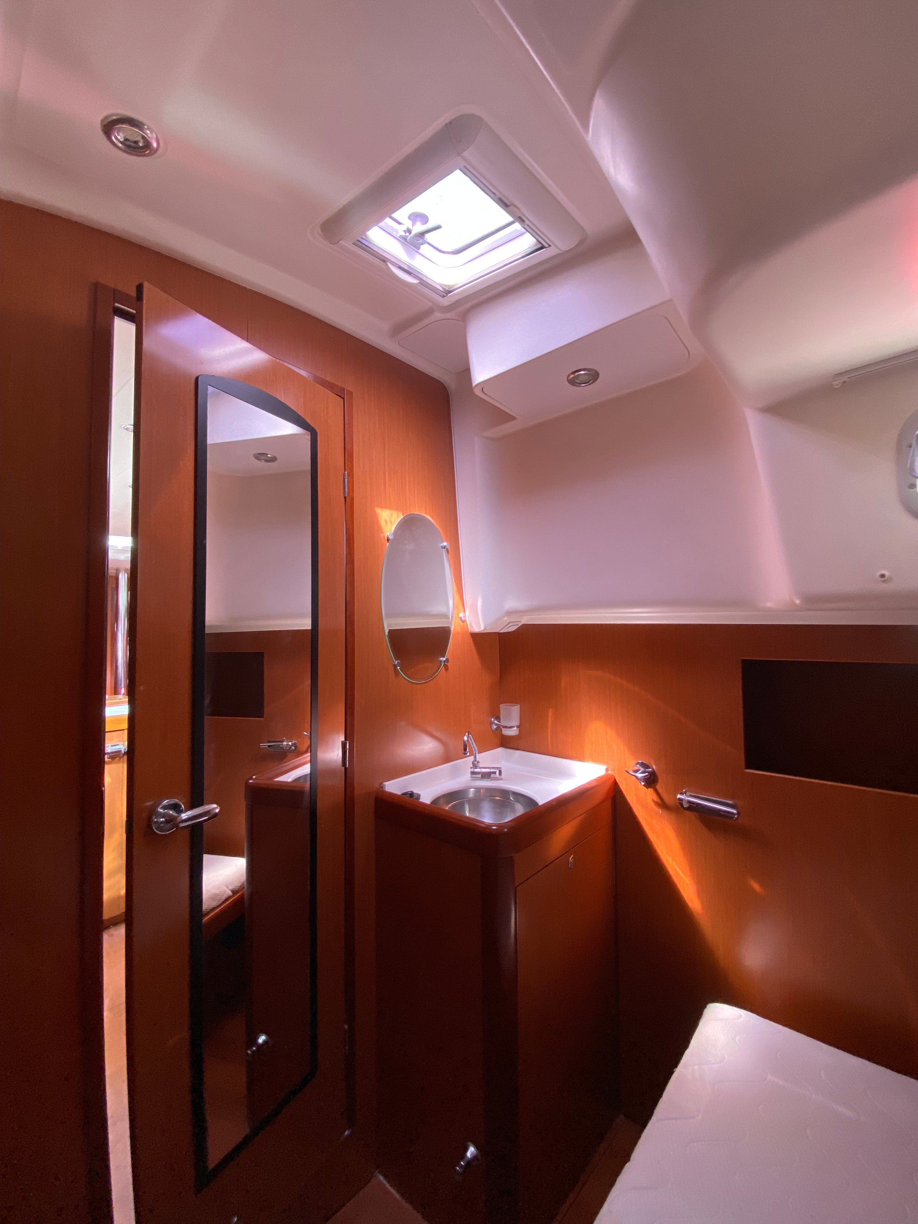 Valasia - Sailboat in Elefsina