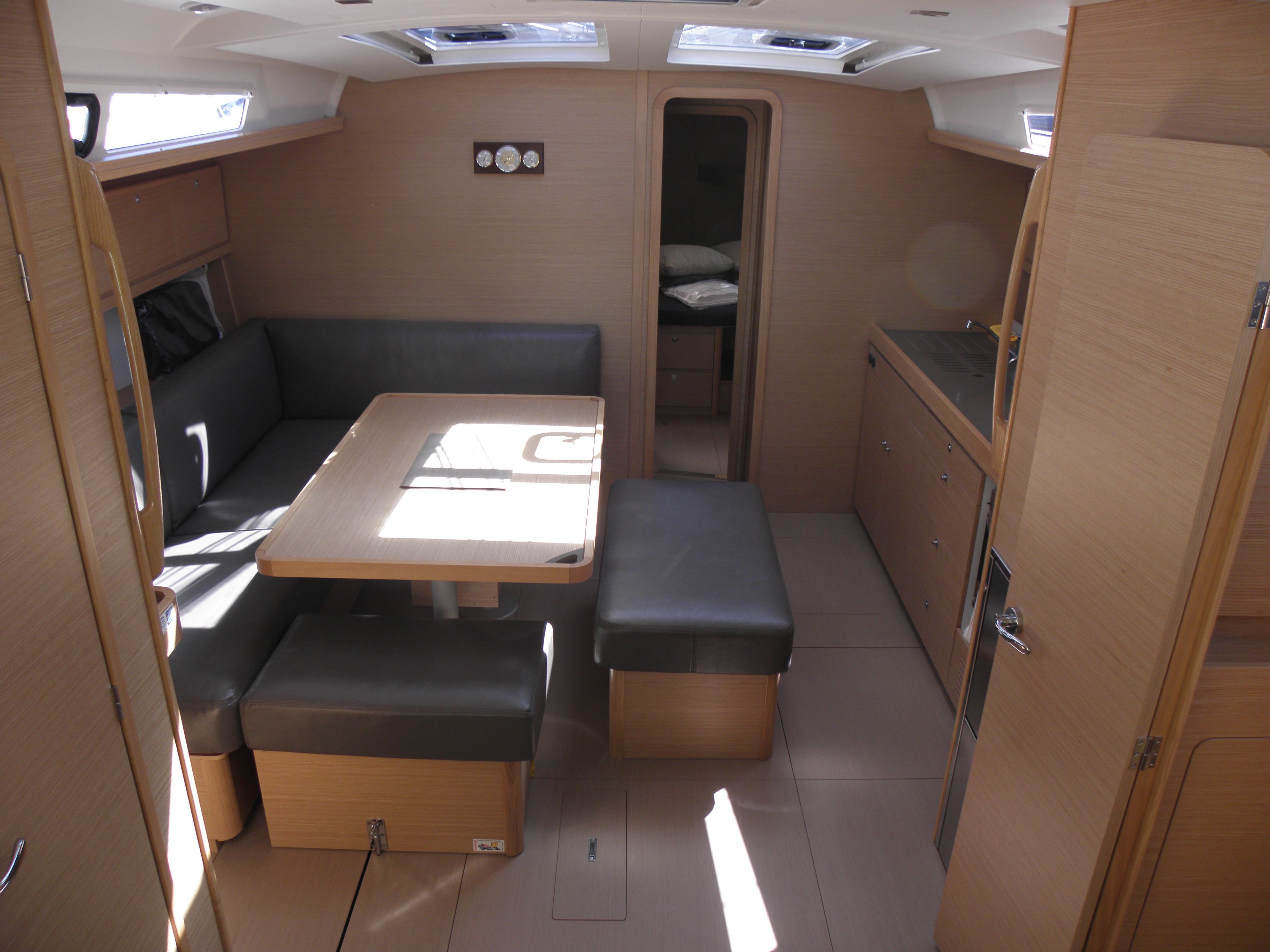 Newt - Sailboat in Portisco