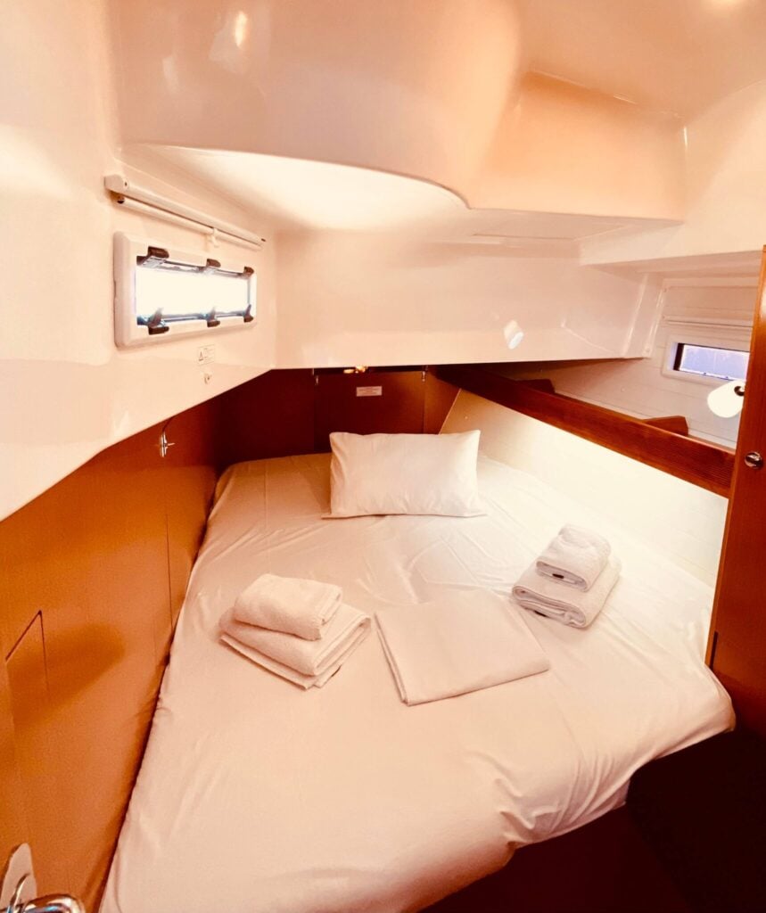 Rachelle - Sailboat in Kavala