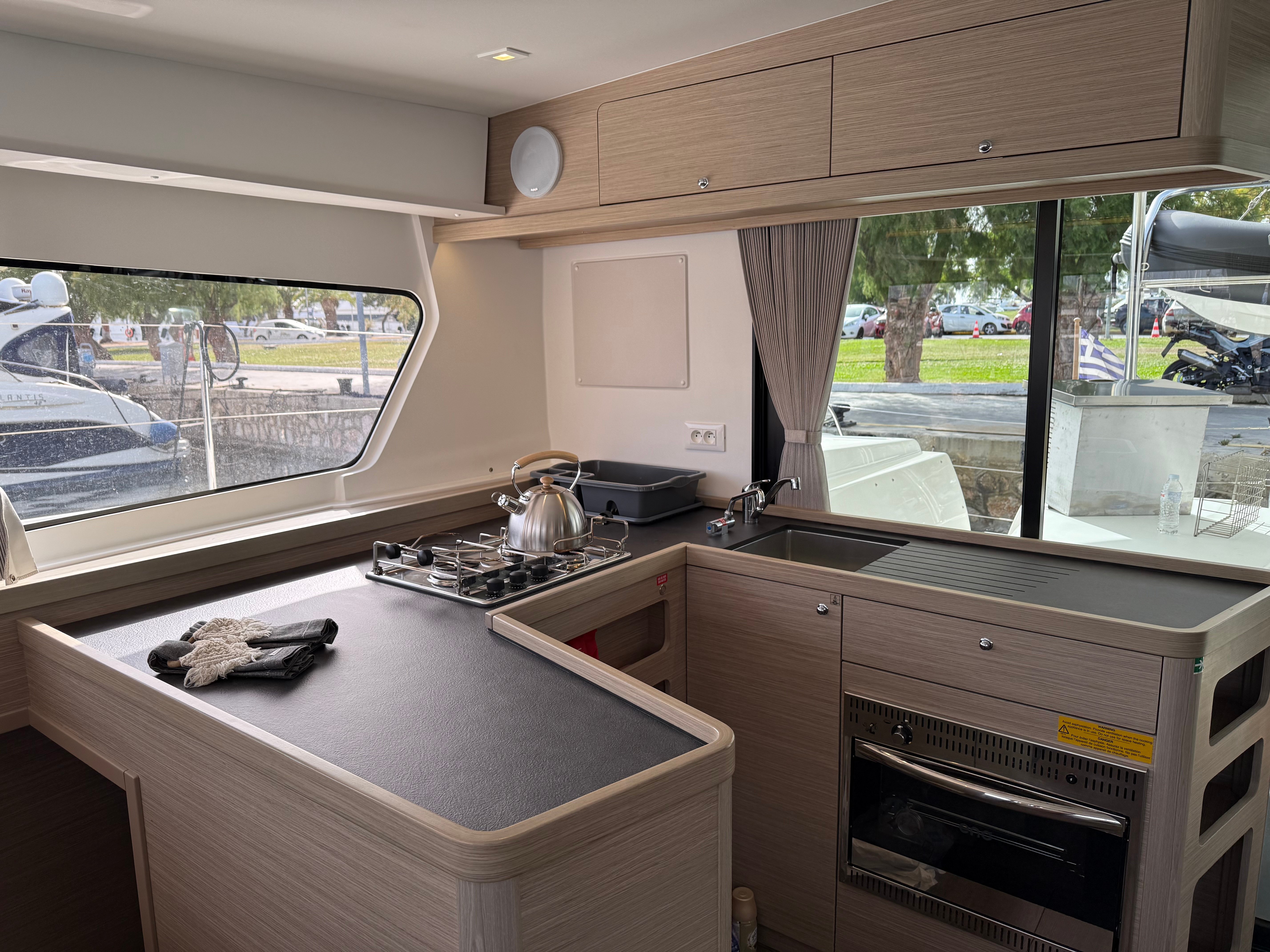 Bellatrix (A/C,Electric Heads) - Catamaran in Alimos