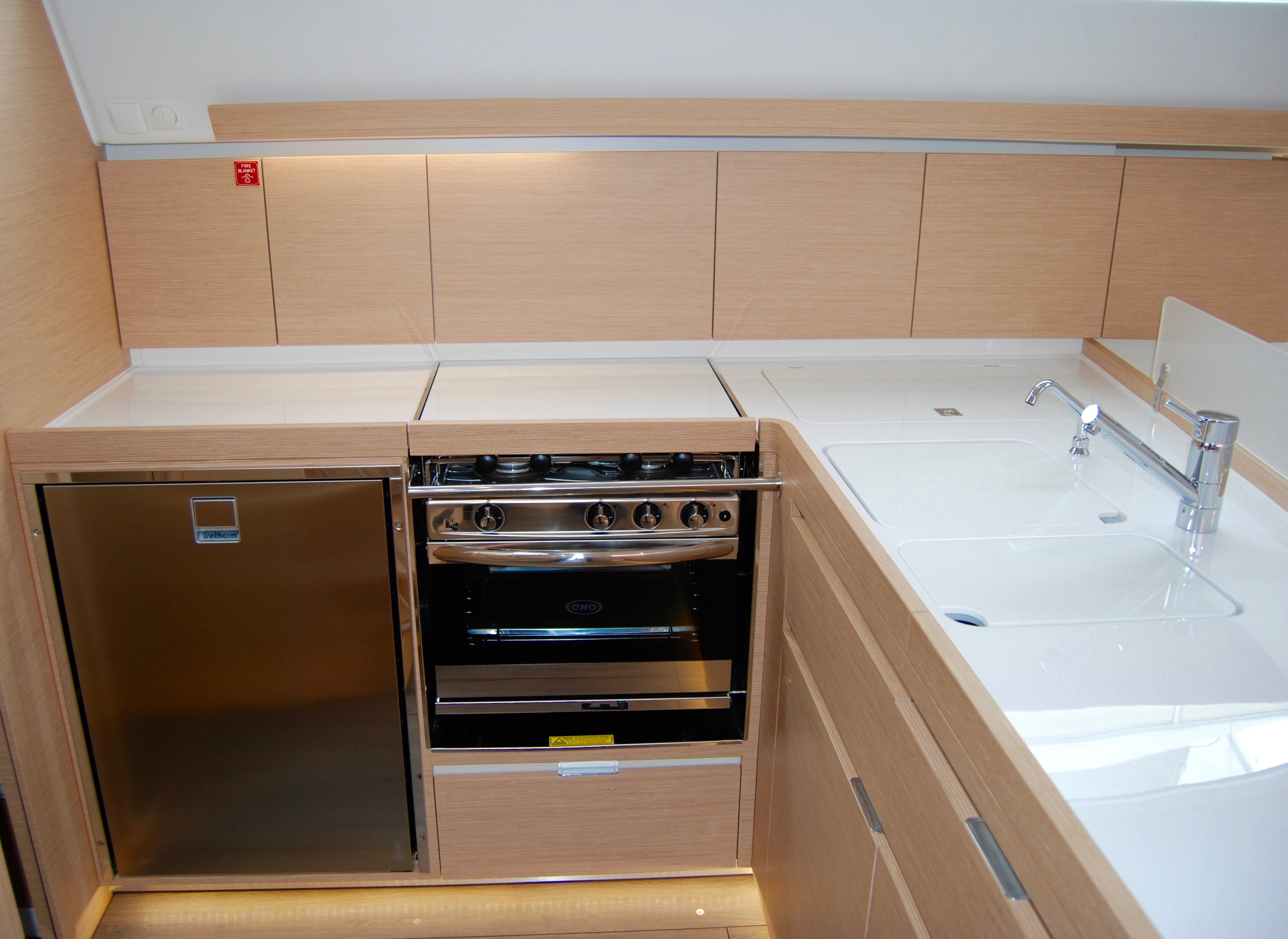 Betelgeuse (Electric Heads, Inverter) - Yelkenli içinde Alimos