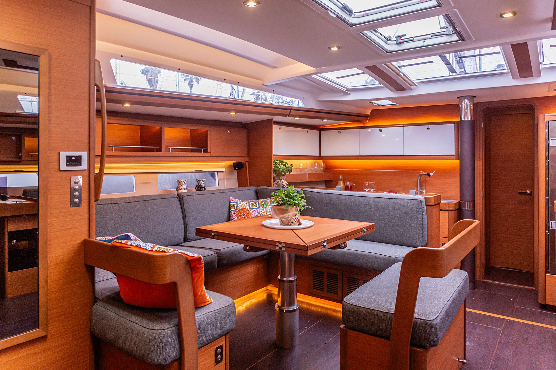 Euphoria  Planet - Sailboat in Tonnarella