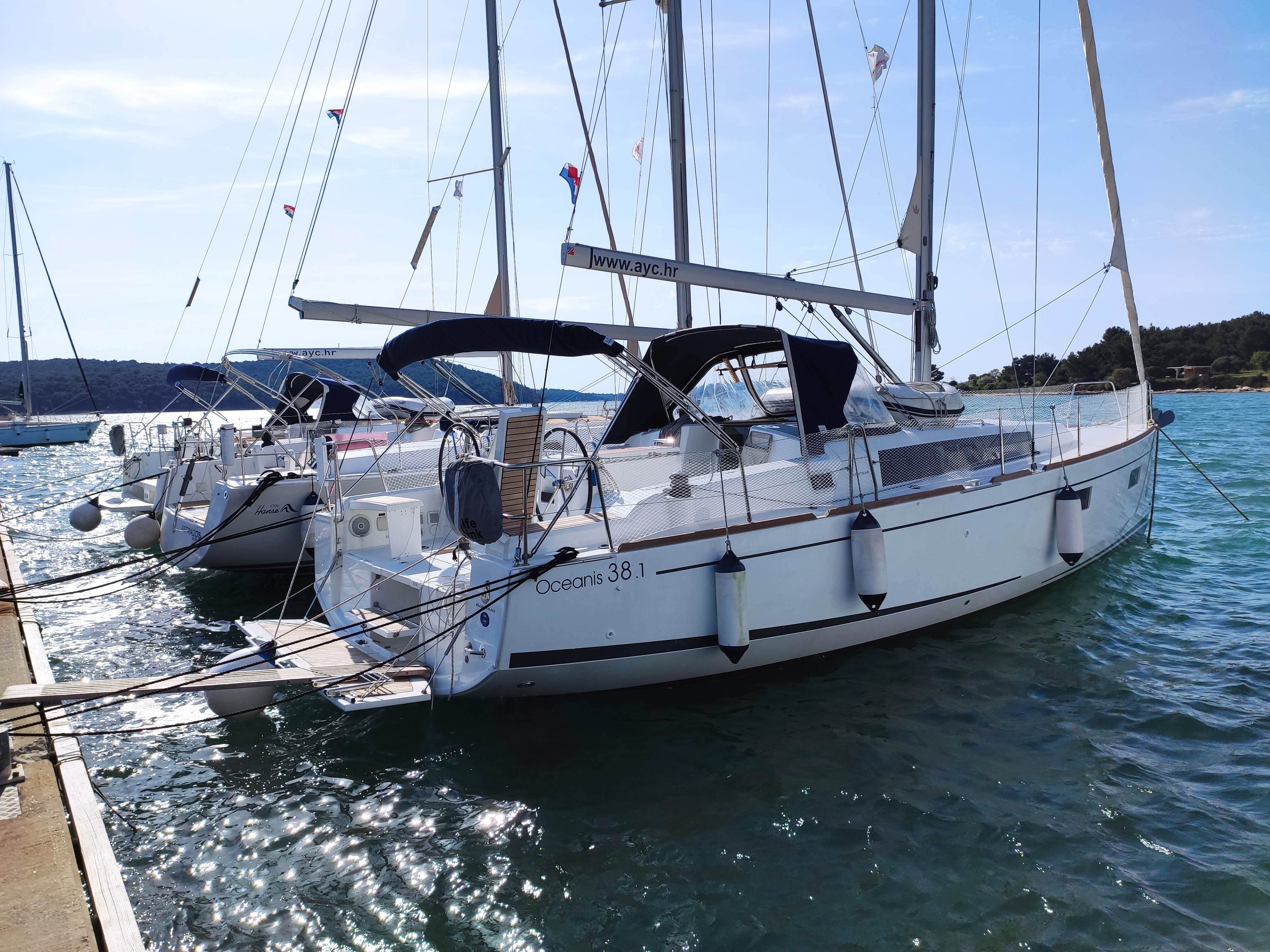 Citrea - Sailboat in Medulin