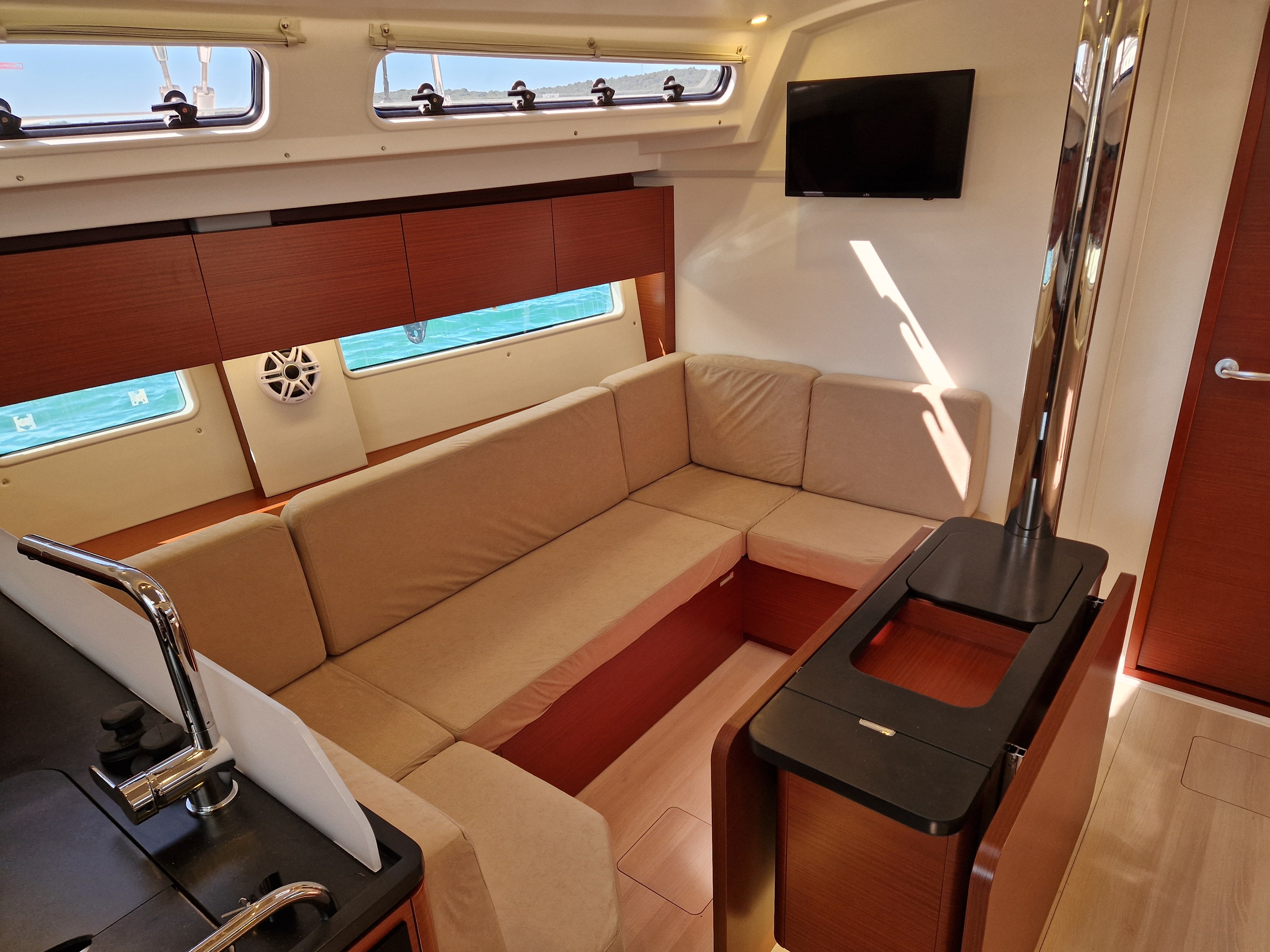 Nuvola - Sailboat in Komolac