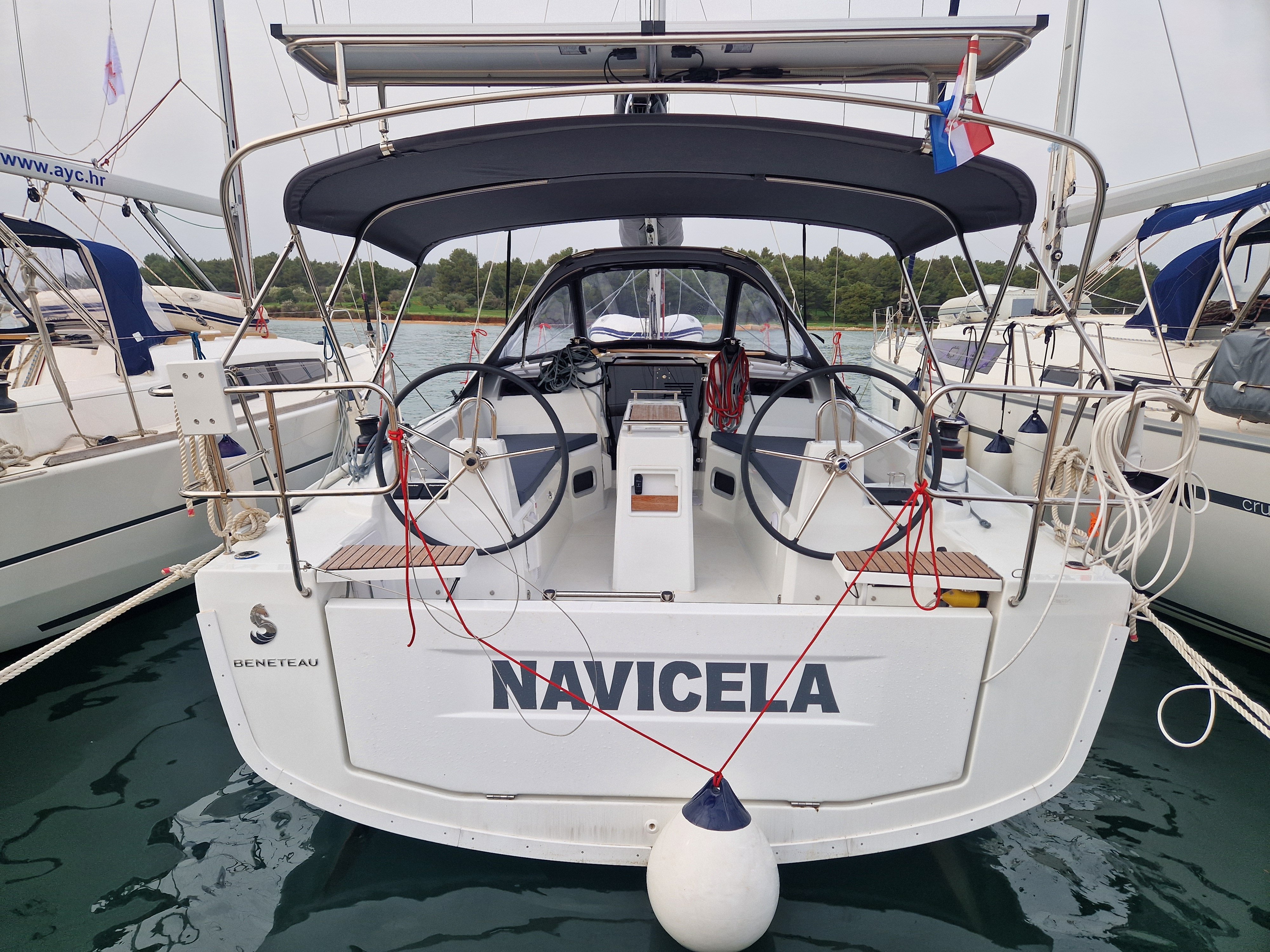 Navicela - Sailboat in Medulin
