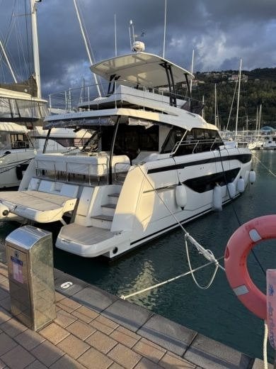 Prestige M48 - Catamaran in Città metropolitana di Messina