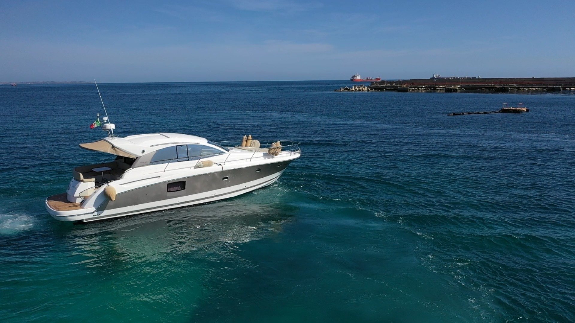 Pato - Motor Yacht in Location 35.8249, 15.2747