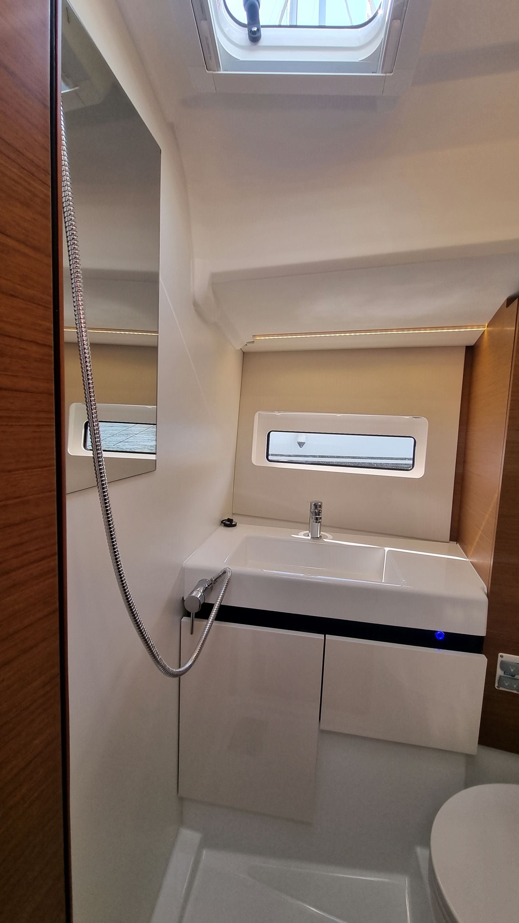 Izzy - Sailboat in Rogač