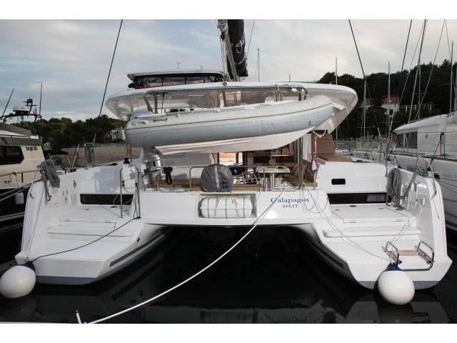 GALAPAGOS - Catamaran in Rogač