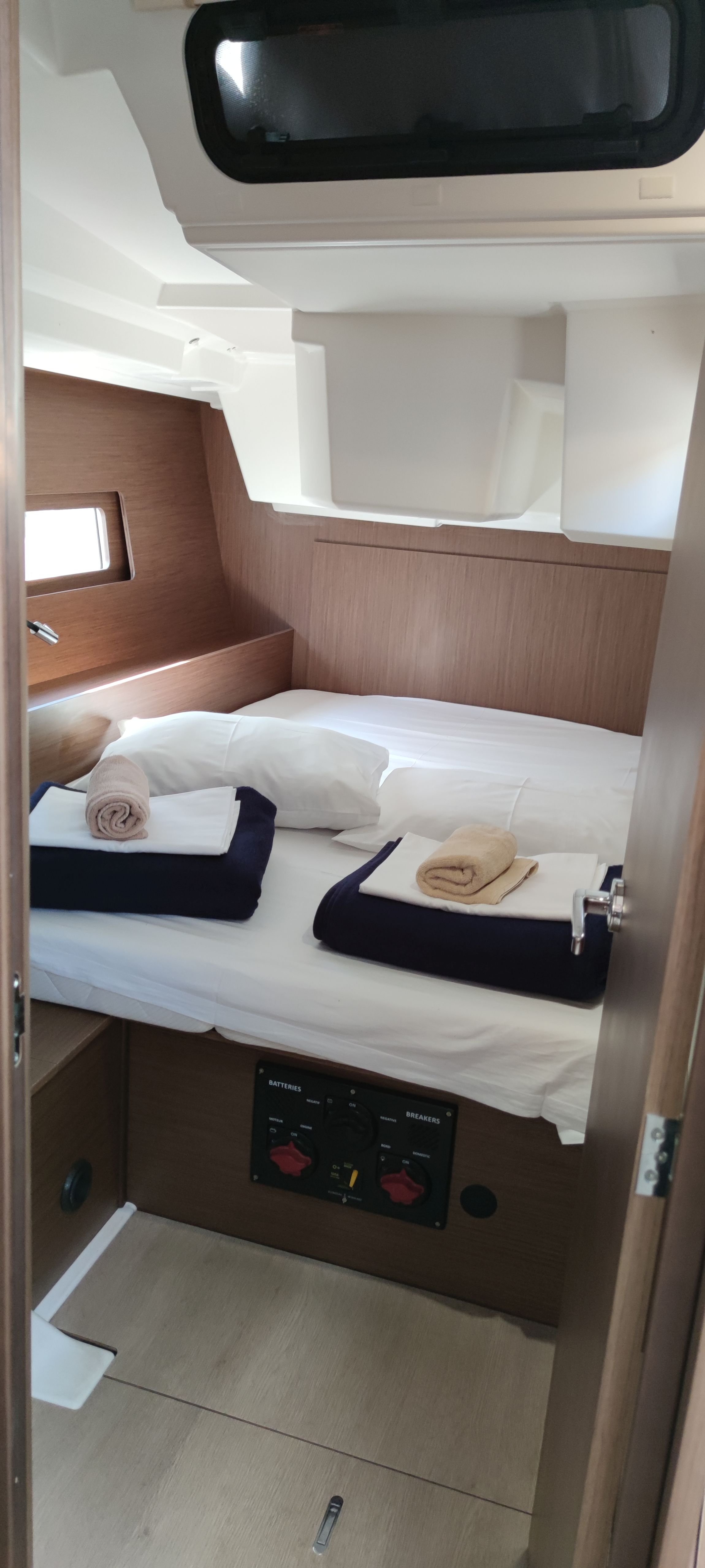 Everest - Sailboat in Rogač