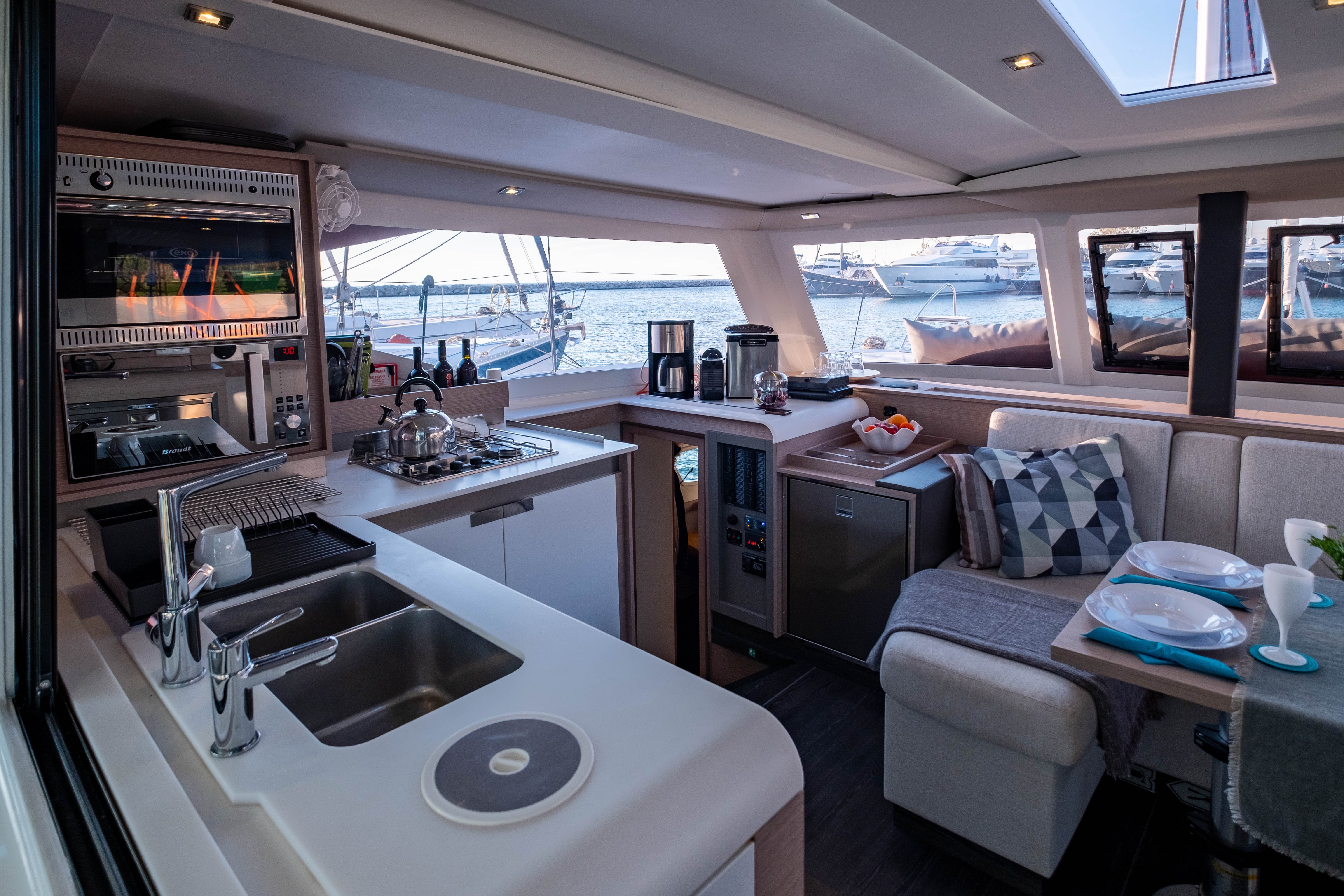 Artemis - Katamaran içinde Lefkada