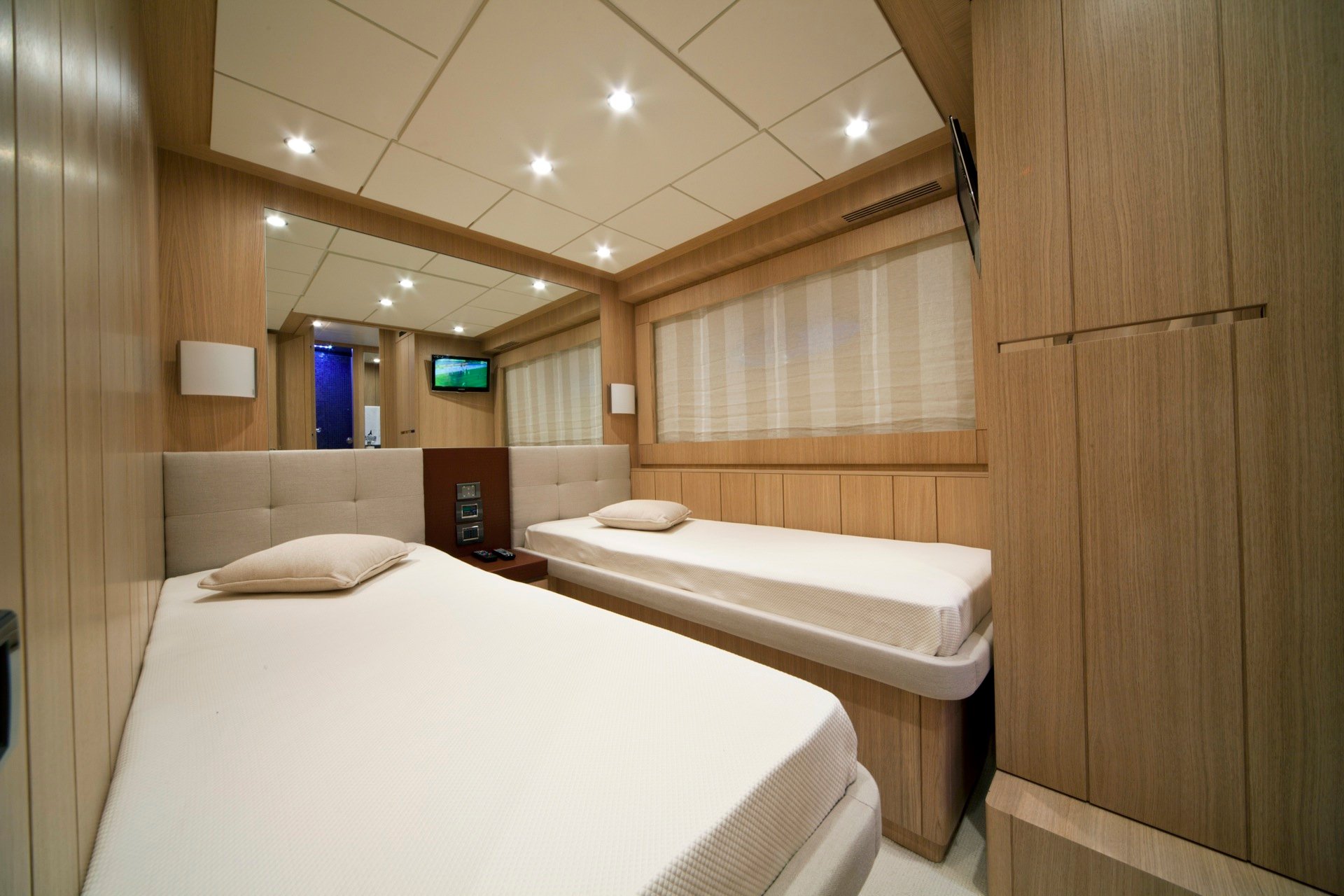 Premium + - Motor Yacht in Seget Donji