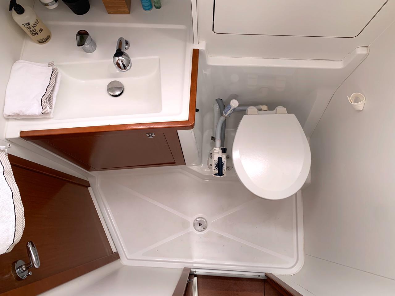 ALISA - Sailboat in Alimos