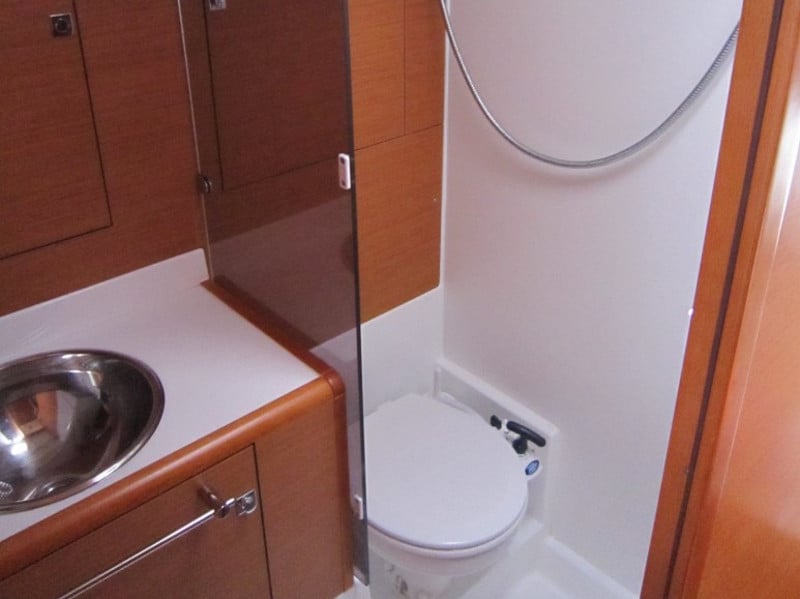 Airbender - Yelkenli içinde Lavrio